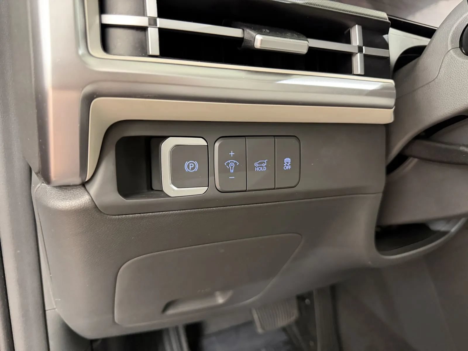 Used 2024 Hyundai Santa Fe SEL AWD/4WD image 16