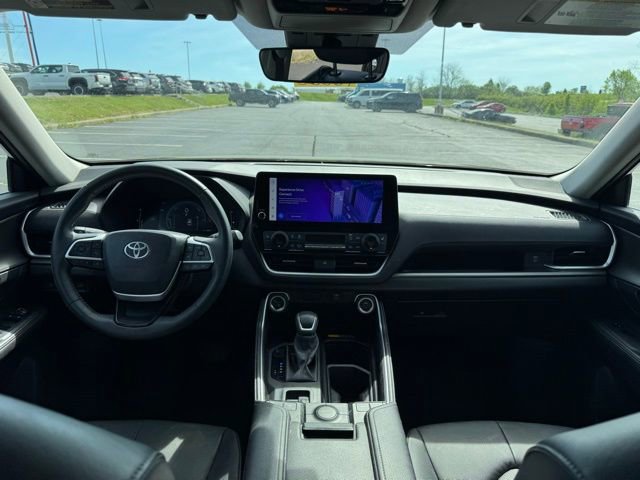 Used 2024 Toyota Grand Highlander XLE image 19