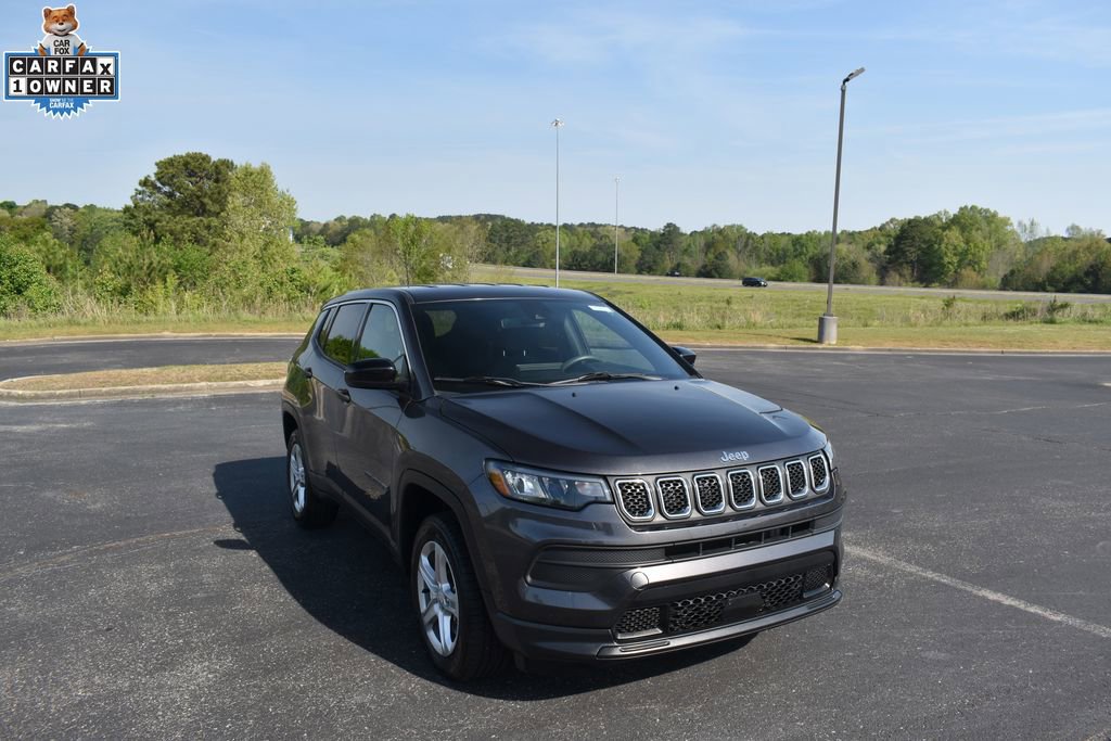 Used 2023 Jeep Compass Sport image 1