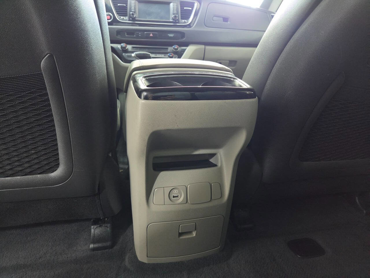 Used 2017 Kia Sedona EX image 13