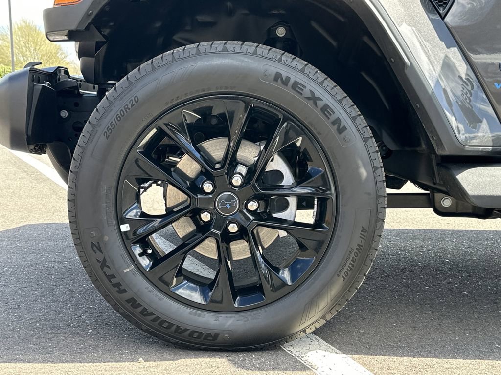 Certified 2025 Jeep Wrangler Unlimited Sahara AWD/4WD image 16