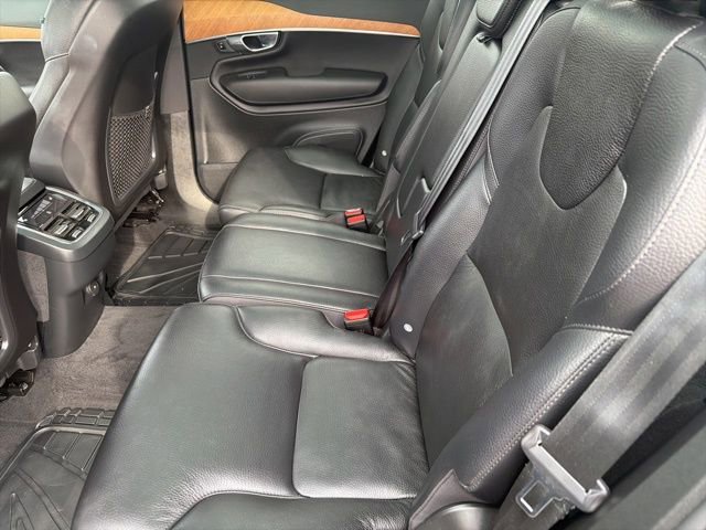 Used 2022 Volvo XC90 T6 Momentum w/ Climate Package image 16