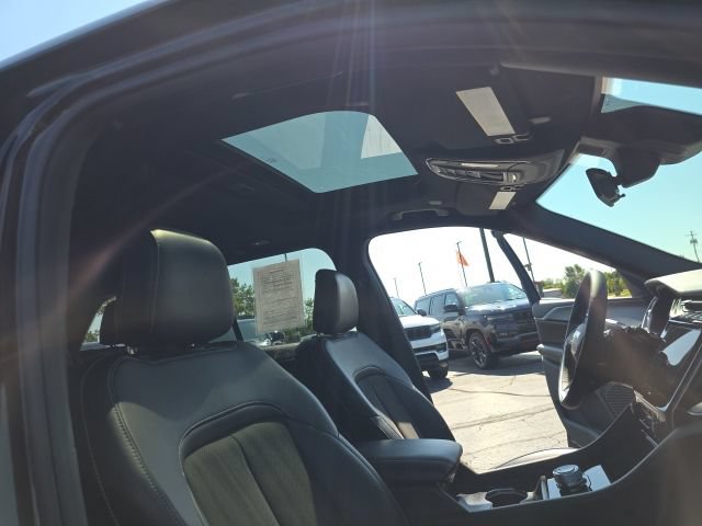 Used 2025 Jeep Grand Cherokee Altitude AWD/4WD image 35