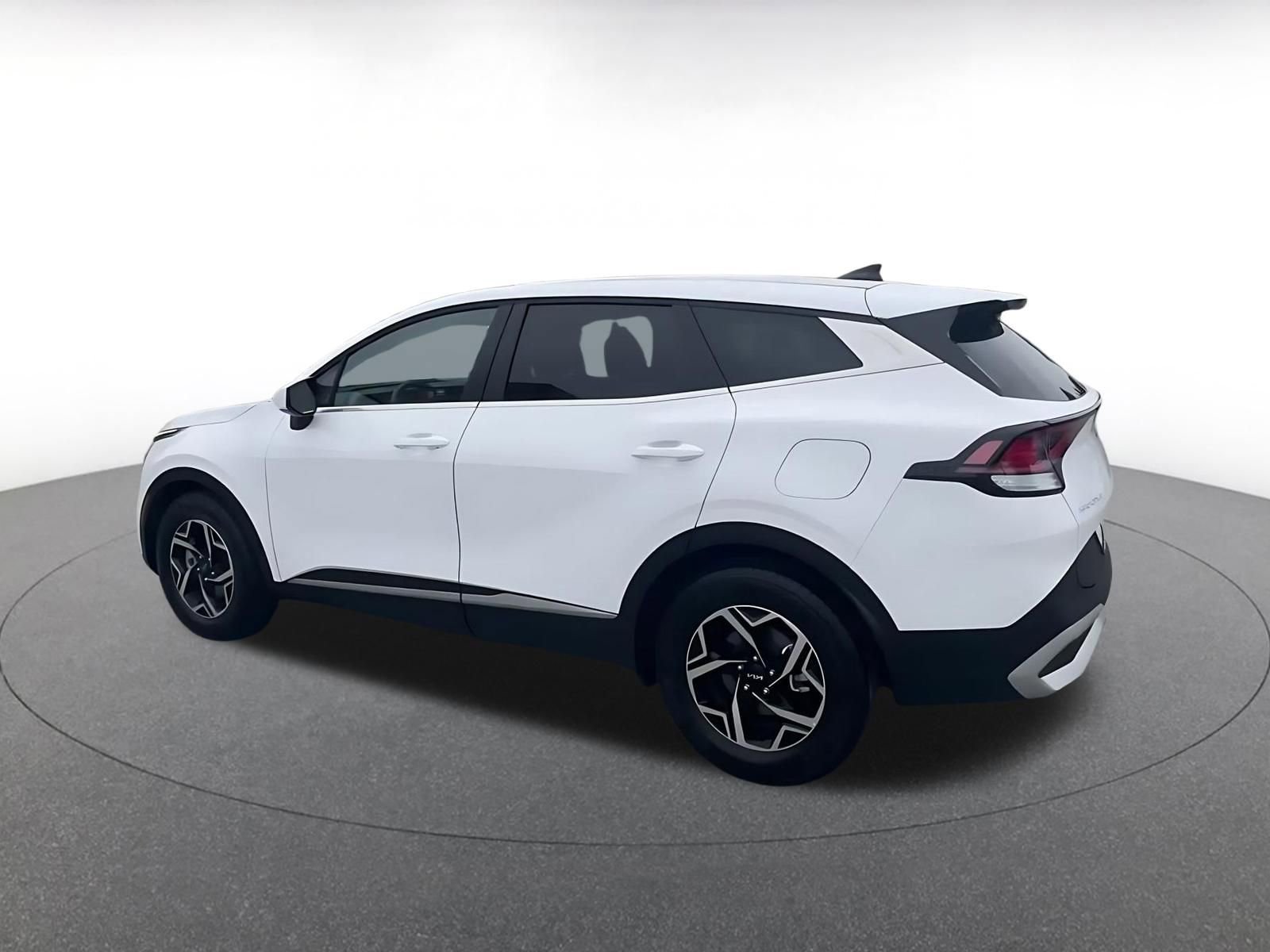 Used 2025 Kia Sportage LX FWD image 10