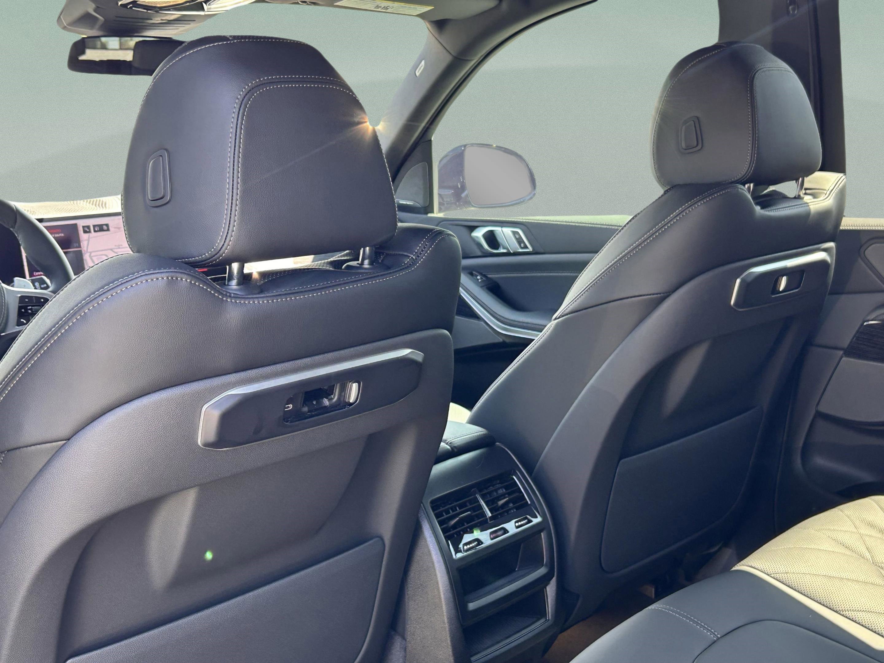 Used 2026 BMW X5 xDrive50e w/ M Sport Package image 29