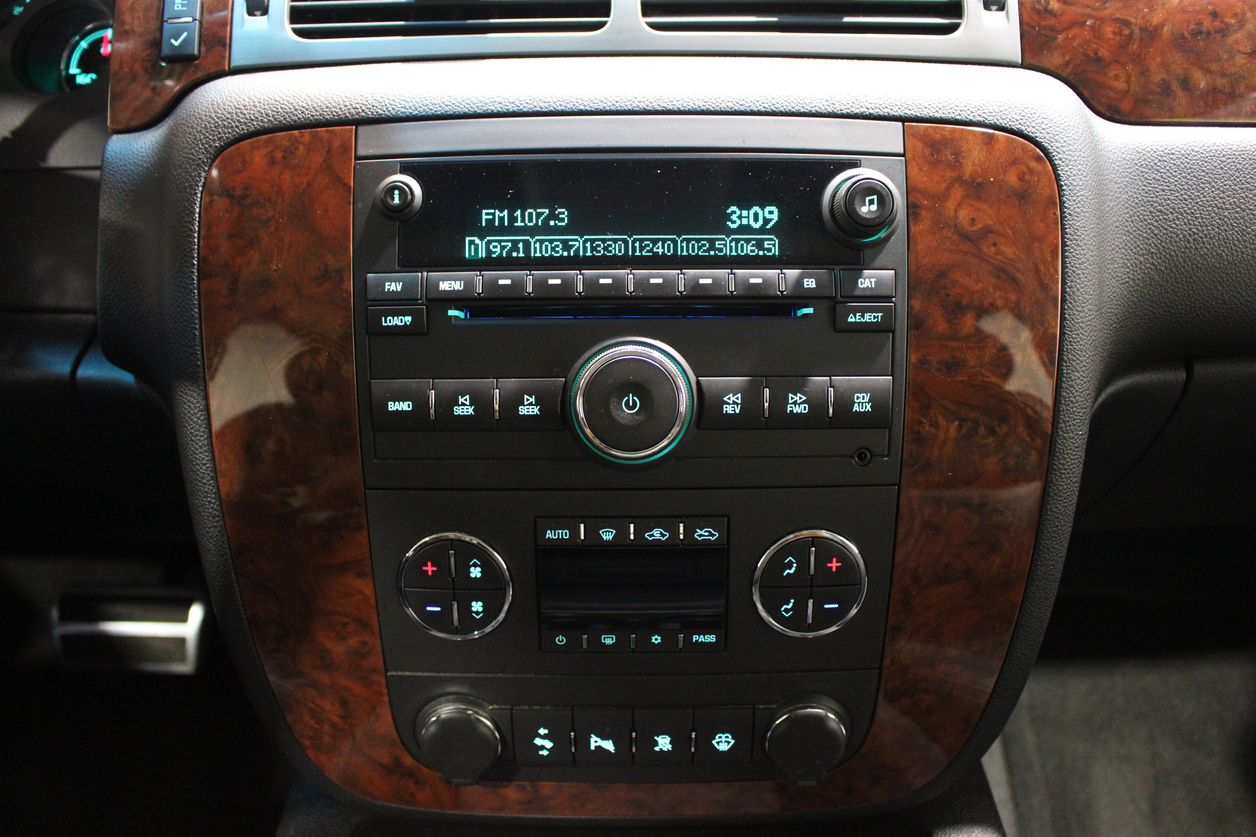 Used 2007 Chevrolet Avalanche LTZ w/ LTZ Preferred Equipment Group AWD/4WD image 15