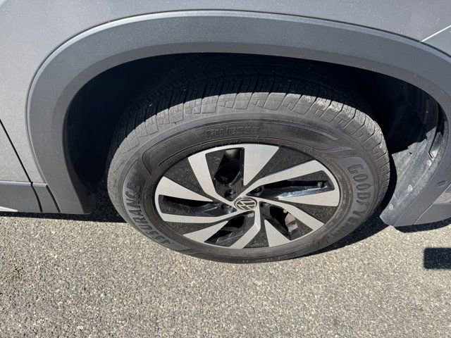 Used 2025 Volkswagen Tiguan S AWD/4WD image 9