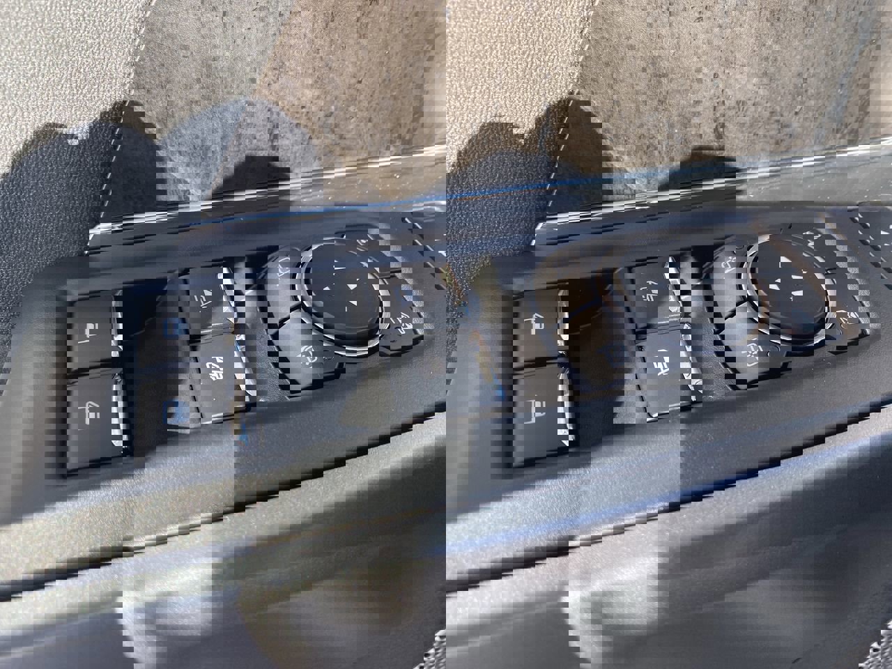 New 2026 Ford F250 Lariat w/ Black Appearance Package image 16