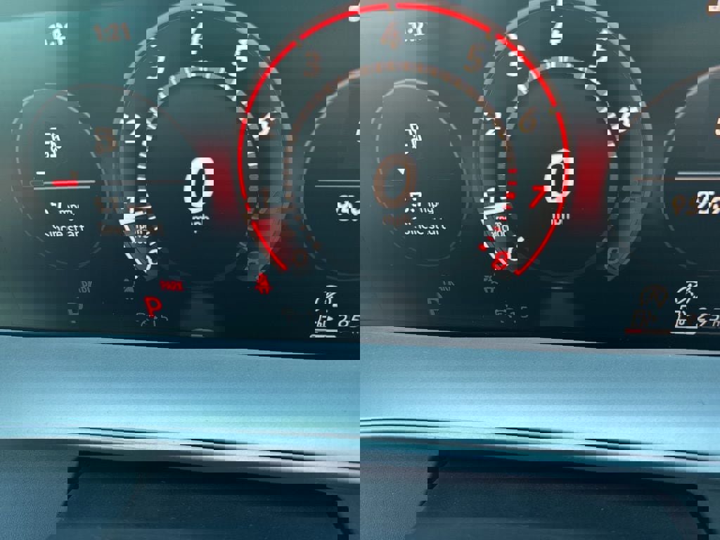 New 2025 Volkswagen Tiguan SE image 22