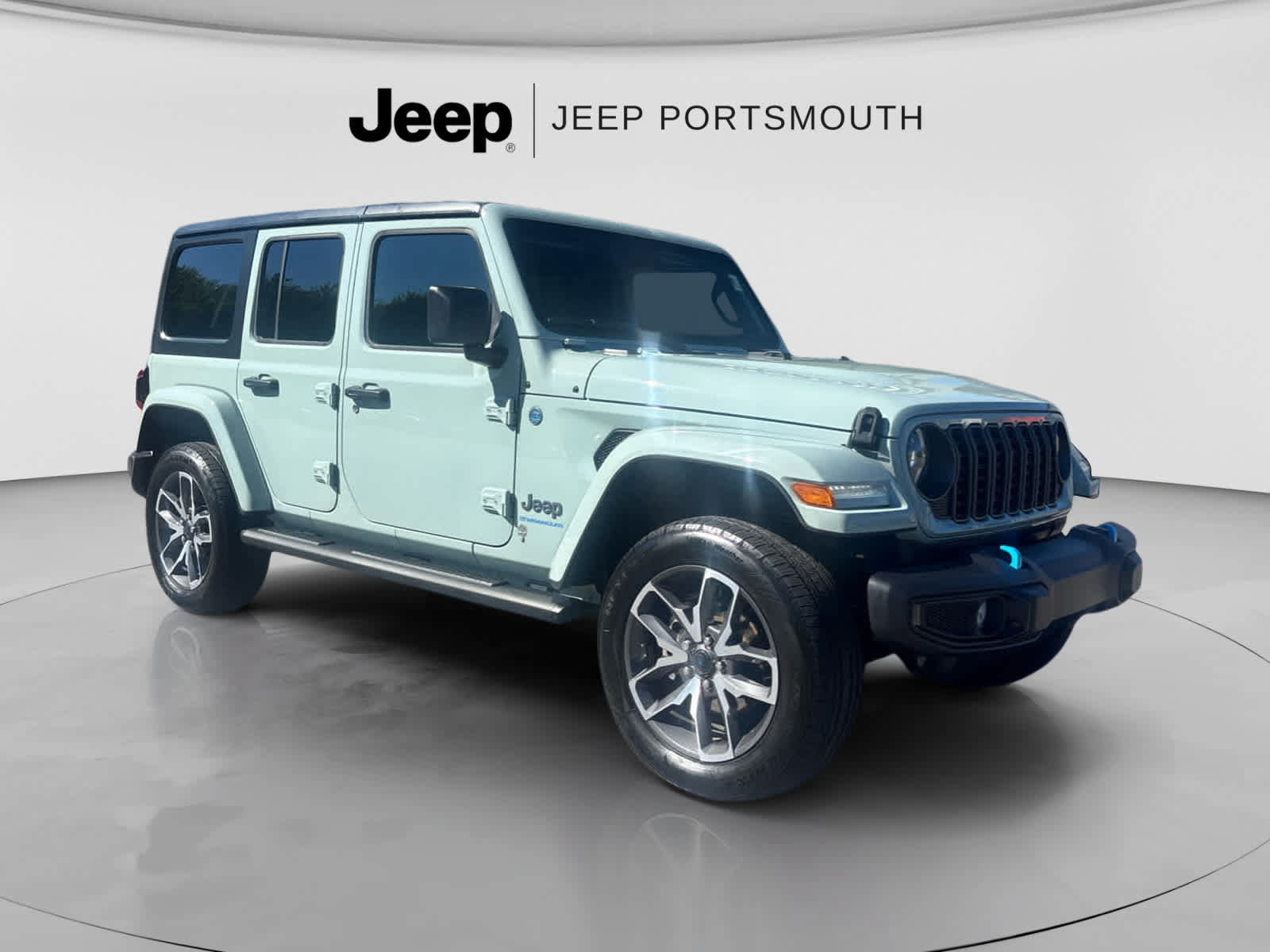 Used 2024 Jeep Wrangler Unlimited w/ Convenience Group AWD/4WD image 1