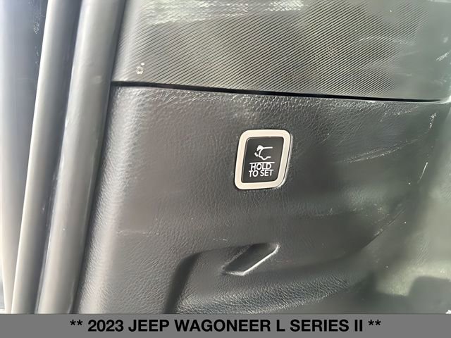 Used 2023 Jeep Wagoneer L Series II AWD/4WD image 16