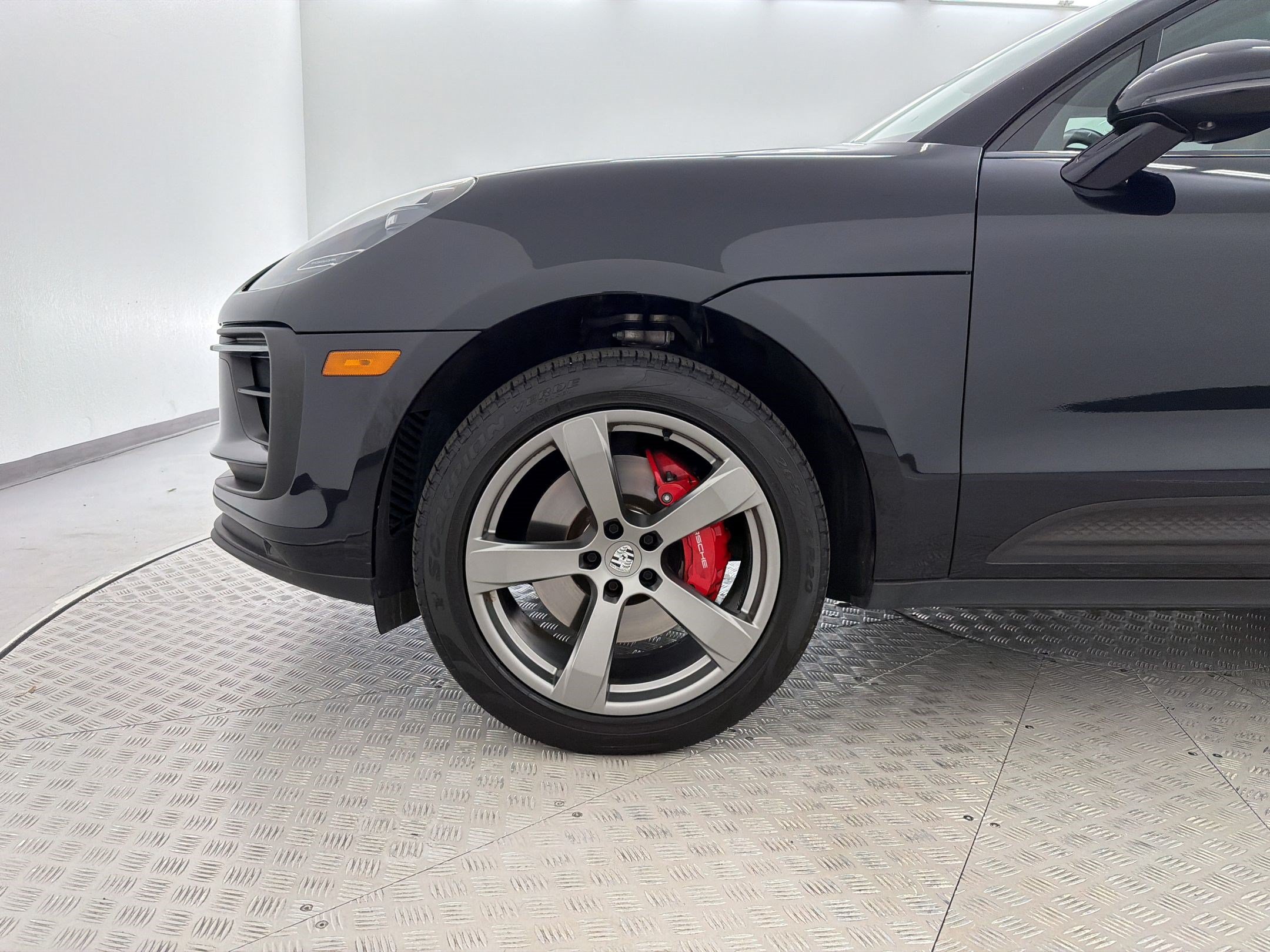 Certified 2023 Porsche Macan S AWD/4WD image 13
