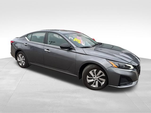Certified 2025 Nissan Altima 2.5 S FWD image 1