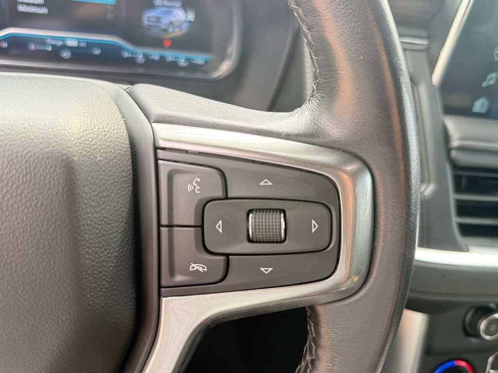 Used 2022 Chevrolet Tahoe Z71 w/ Luxury Package AWD/4WD image 16