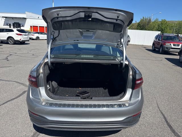 Used 2024 Volkswagen Jetta SE w/ Panoramic Sunroof Package FWD image 11
