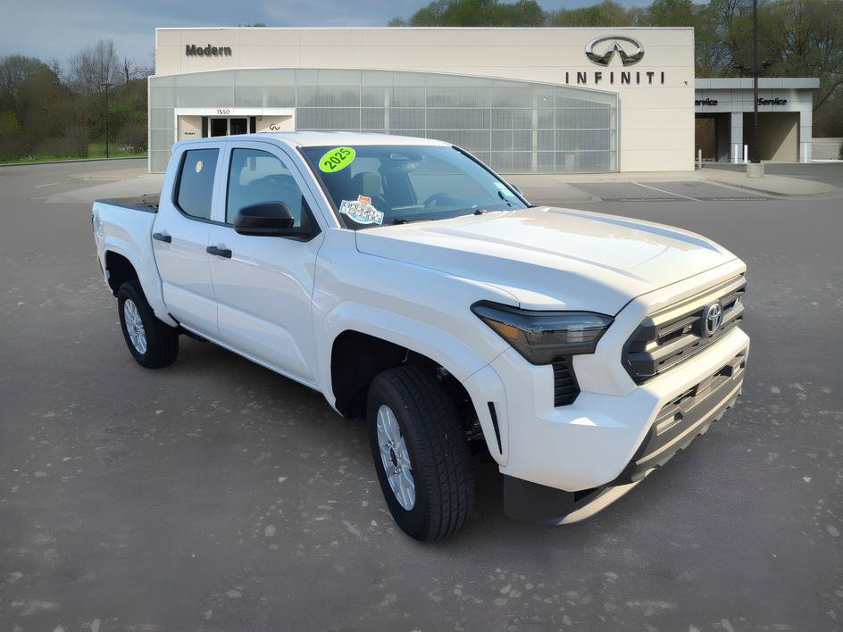 Used 2025 Toyota Tacoma SR RWD image 2