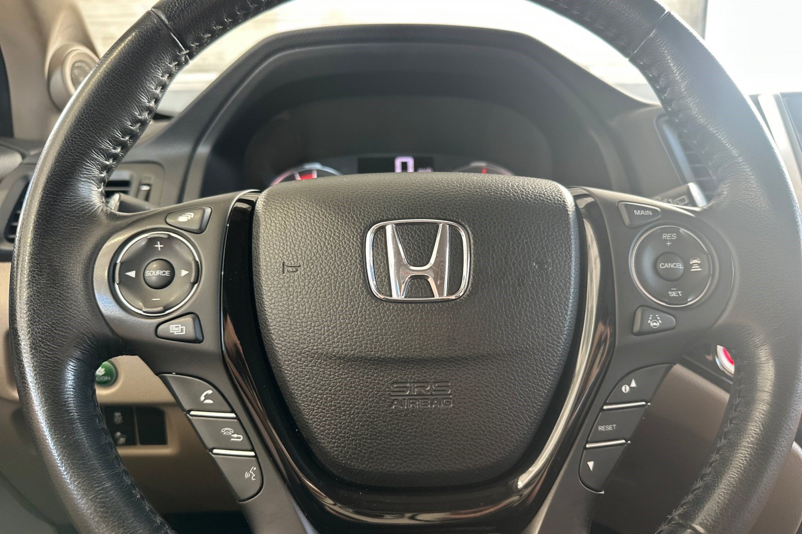 Used 2016 Honda Pilot Touring image 29
