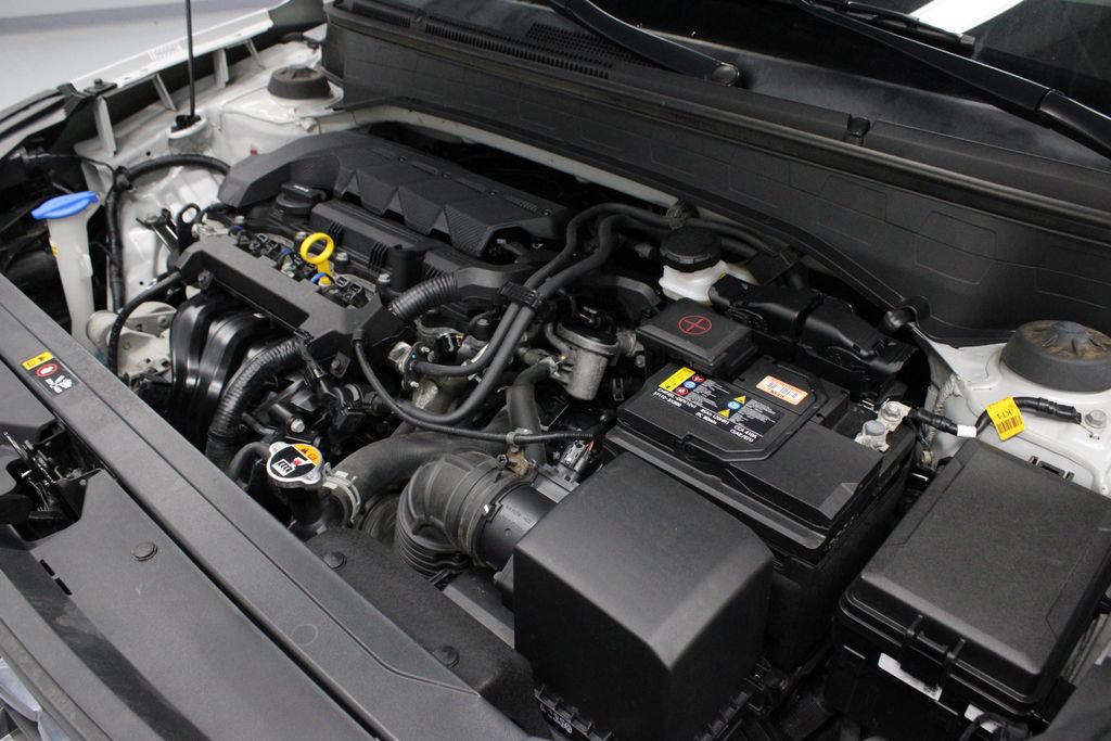 Used 2023 Hyundai Venue SEL FWD image 12
