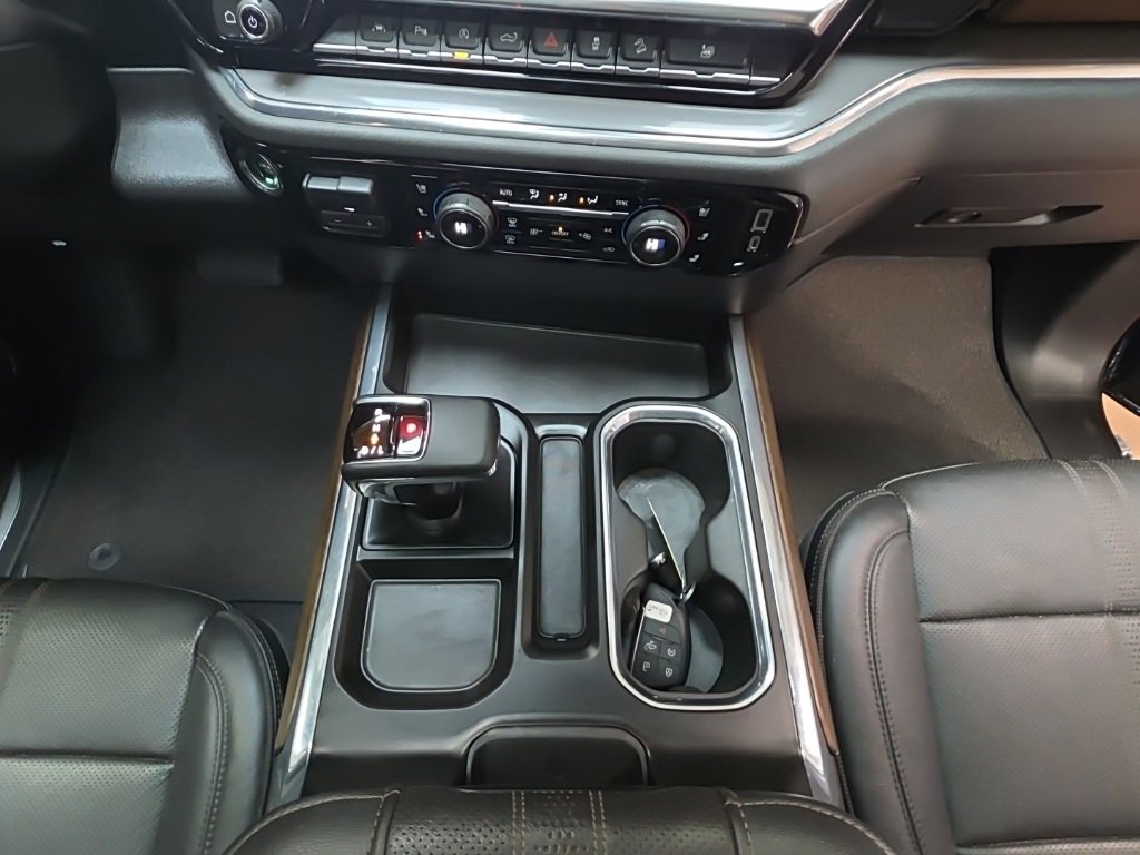 Used 2023 Chevrolet Silverado 1500 High Country w/ Technology Package image 24