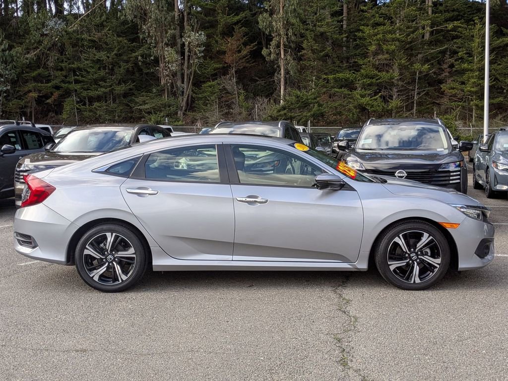 Used 2018 Honda Civic Touring image 4