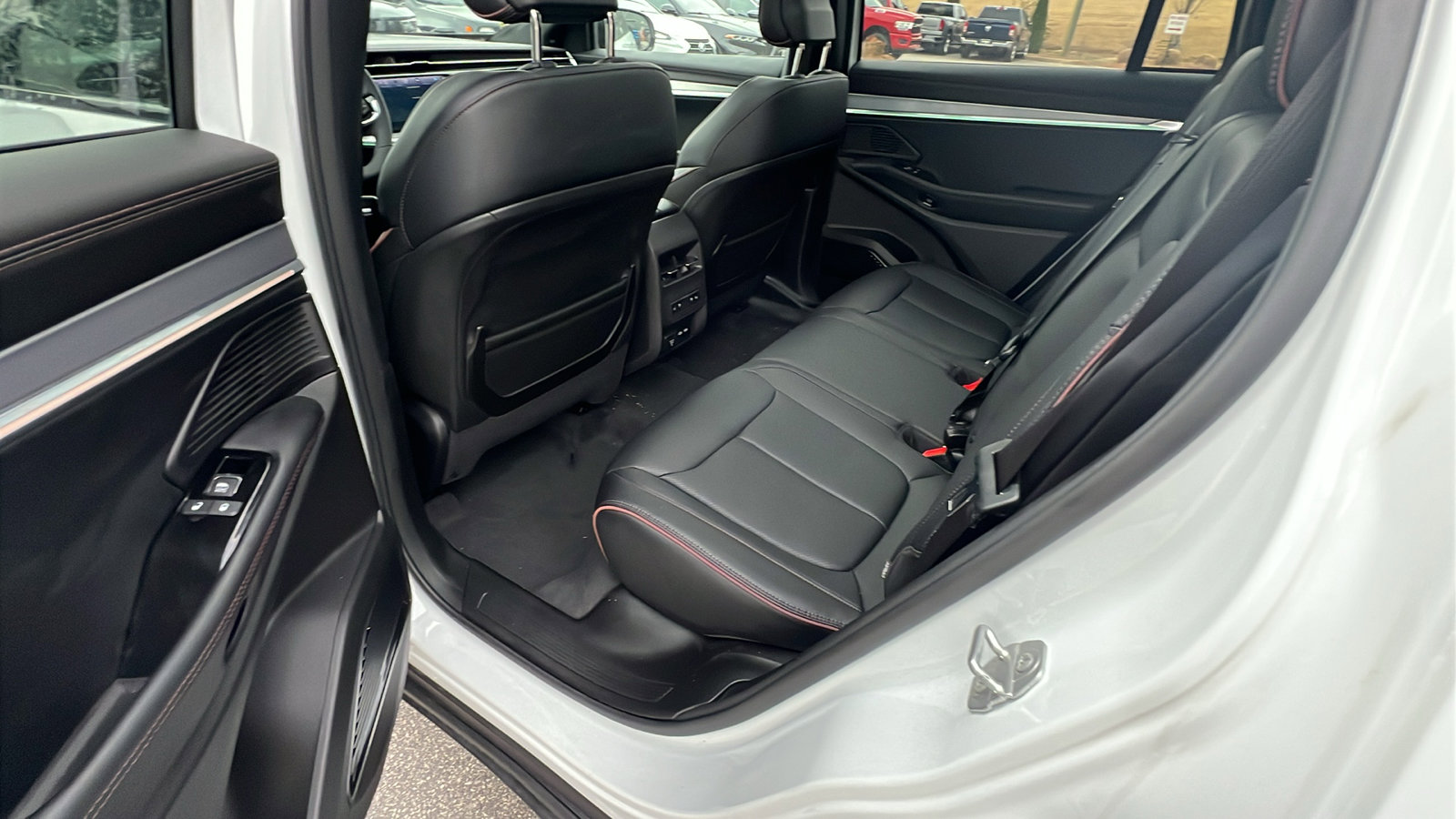 Used 2024 Jeep Wagoneer Launch Edition image 25