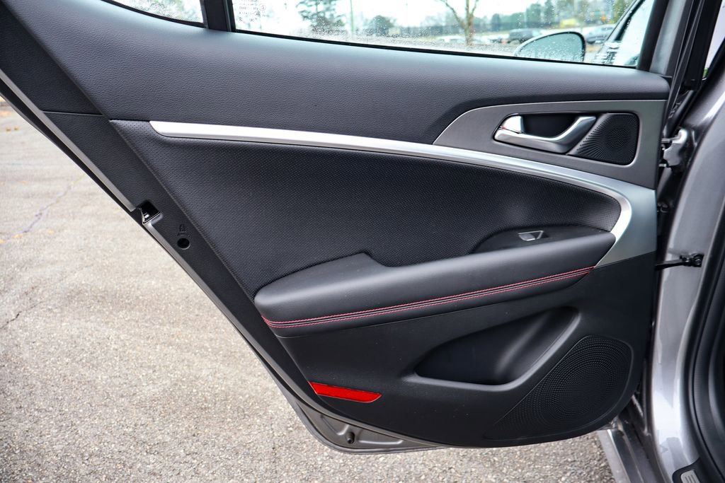 Used 2025 Genesis G70 2.5T w/ Sport Prestige Package image 38