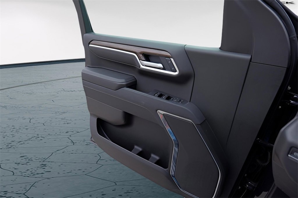 New 2025 GMC Sierra 1500 Elevation image 19