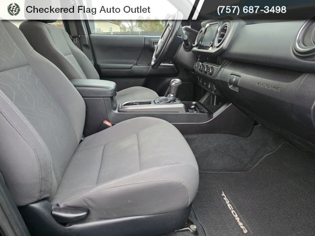 Used 2016 Toyota Tacoma TRD Sport image 40