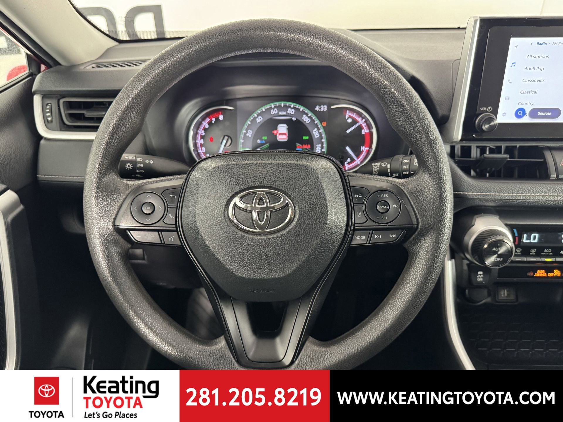 Certified 2025 Toyota RAV4 XLE FWD image 29