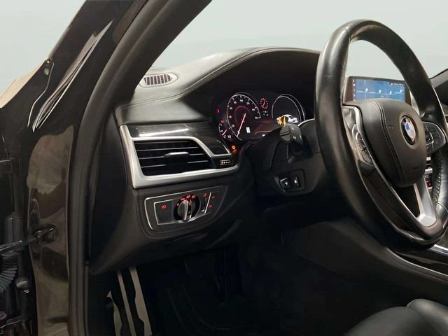 Used 2017 BMW 740i RWD image 19