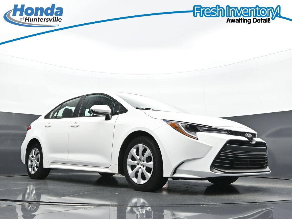 Used 2025 Toyota Corolla LE w/ Convenience Package FWD image 28