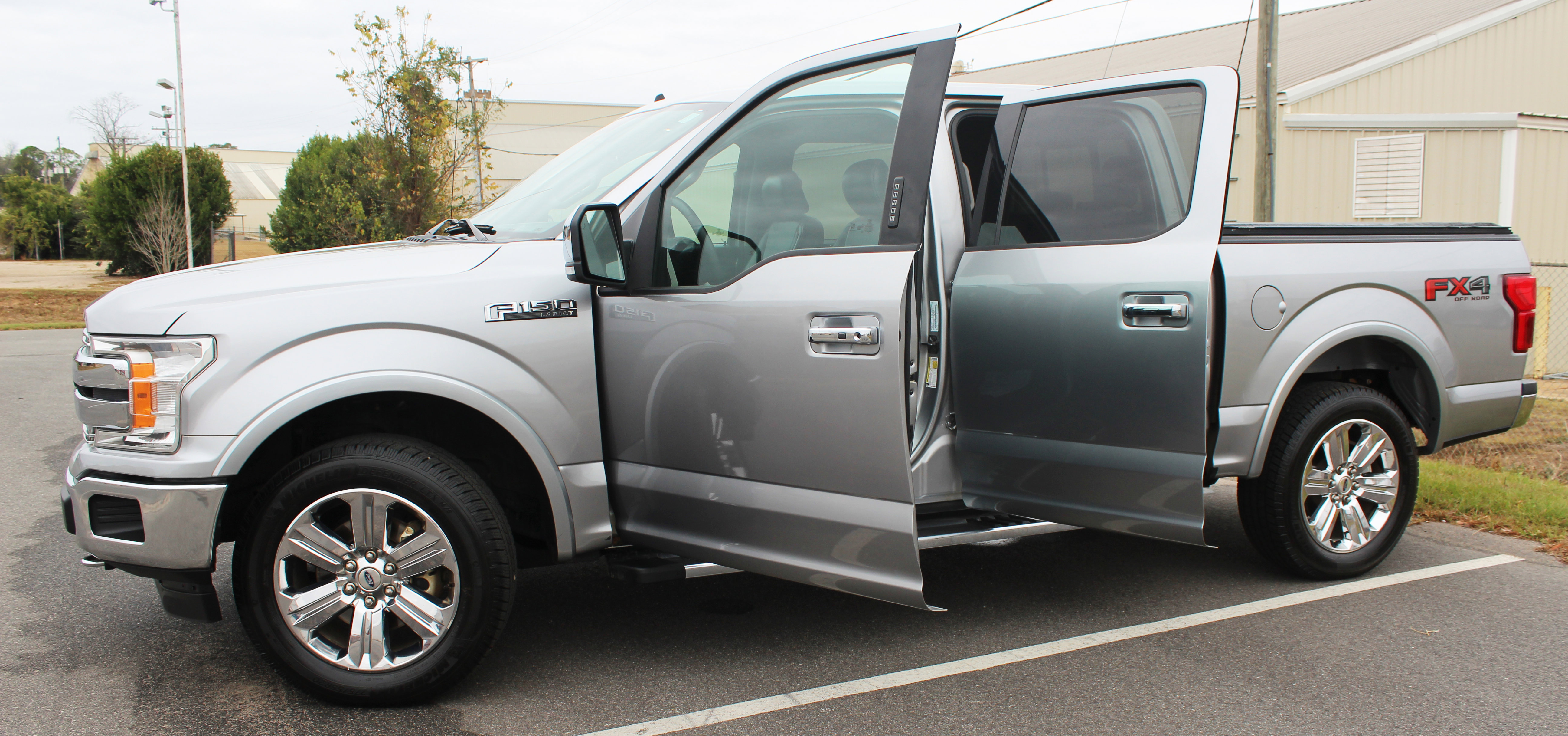 Used 2020 Ford F150 Lariat image 5