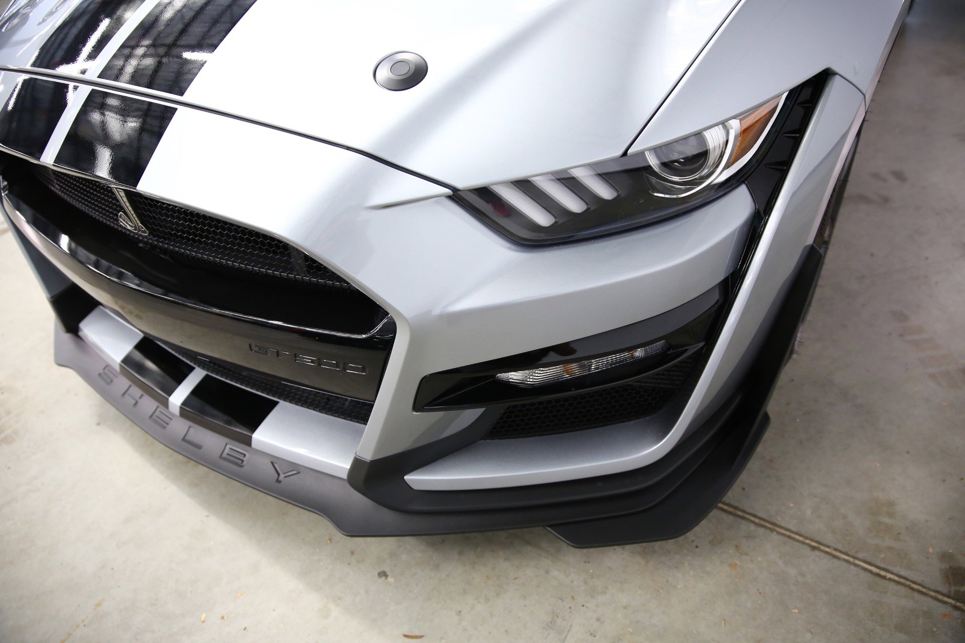 Used 2021 Ford Mustang Shelby GT500 w/ Carbon Fiber Track Pack RWD image 32