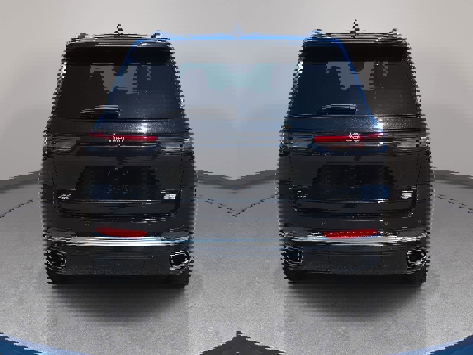 Used 2023 Jeep Grand Cherokee Summit image 6