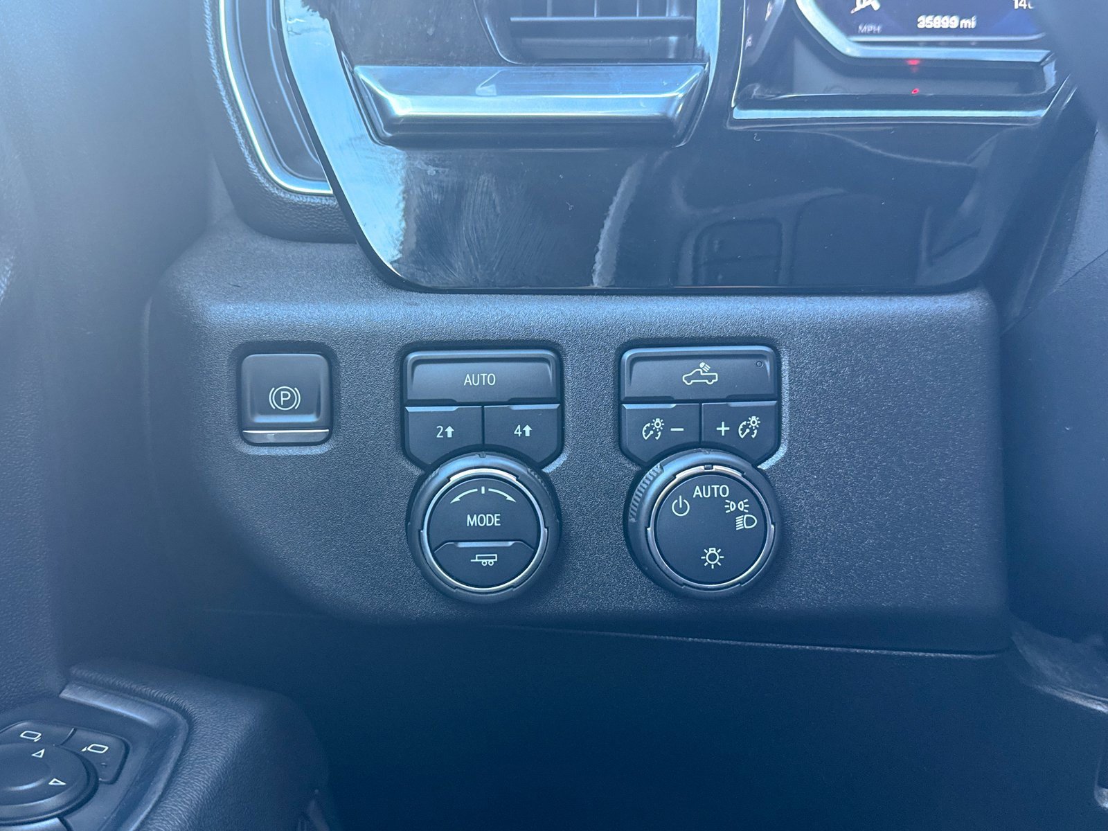 Used 2022 Chevrolet Silverado 1500 LT image 35