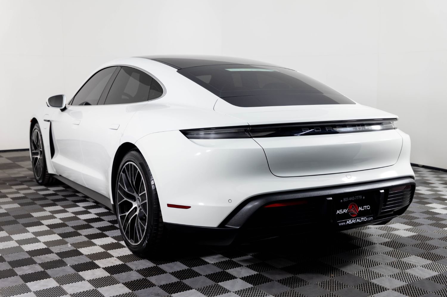 Used 2021 Porsche Taycan 4S image 5