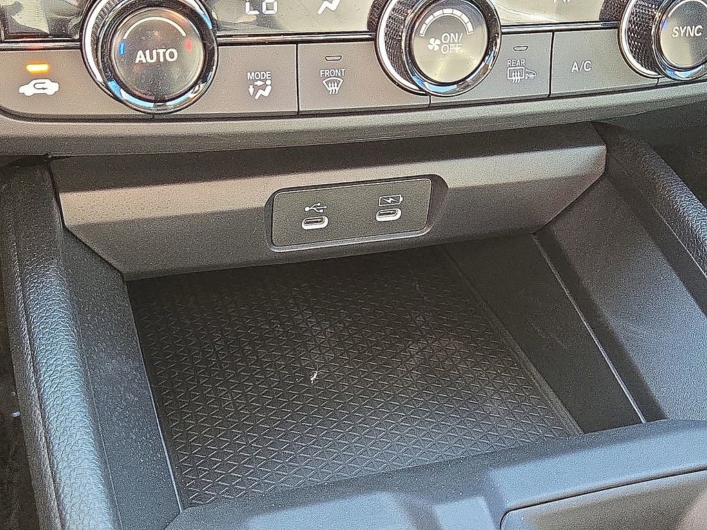 Used 2025 Honda Accord SE image 27