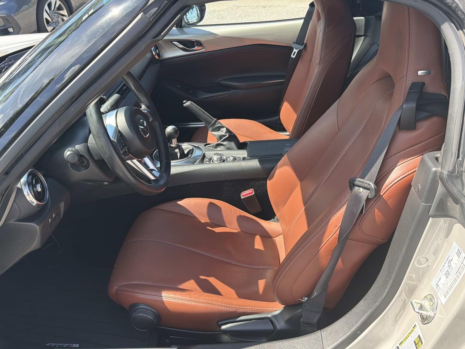 Used 2022 MAZDA MX-5 Miata Grand Touring w/ Weather Package RWD image 9
