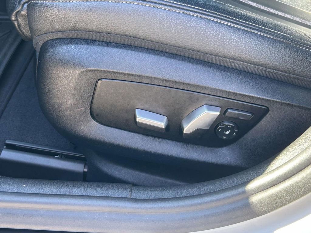 Used 2018 BMW 530i w/ Premium Package image 19