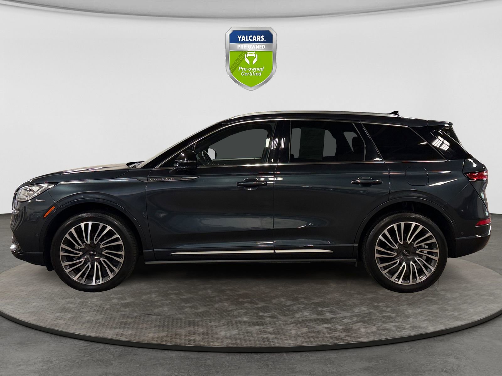 Used 2021 Lincoln Corsair Reserve w/ Equipment Group 201A AWD/4WD image 2