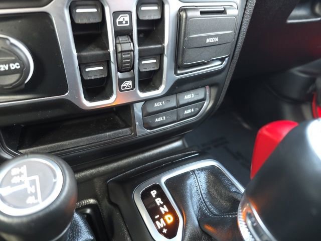 Used 2025 Jeep Wrangler Unlimited Sahara w/ Safety Group AWD/4WD image 32