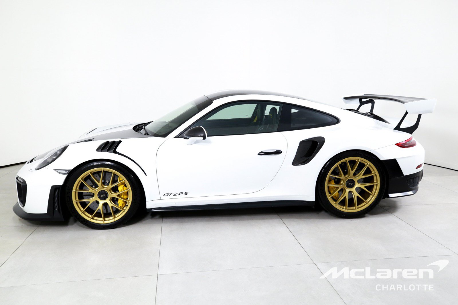 Used 2018 Porsche 911 GT2 RS w/ Weissach Package RWD image 5