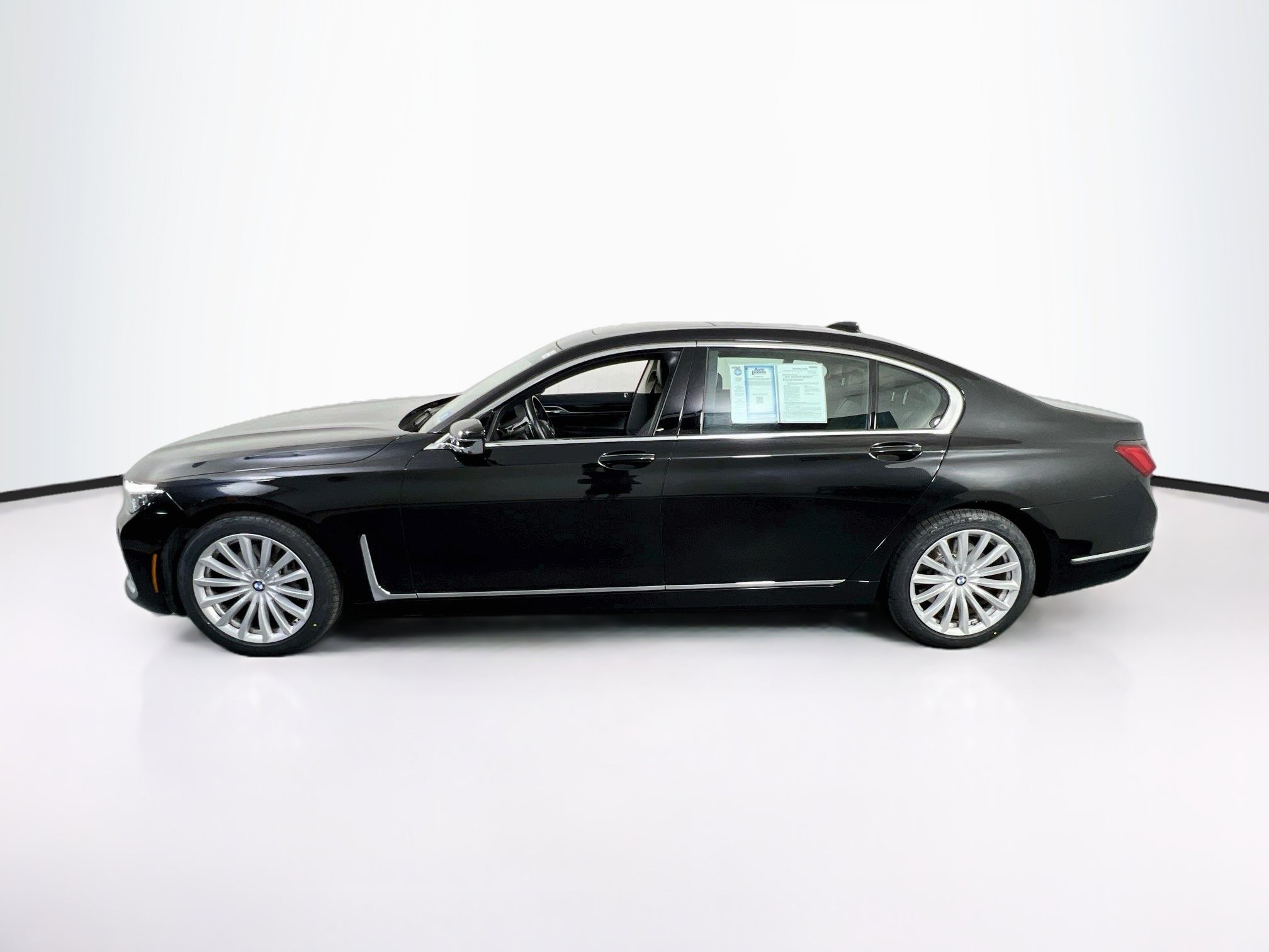 Used 2022 BMW 740i xDrive w/ Premium Package AWD/4WD image 8