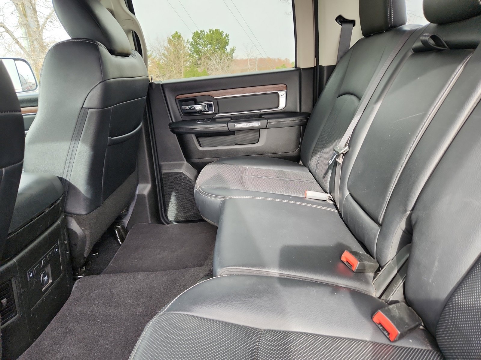 Used 2018 RAM 2500 Laramie image 17