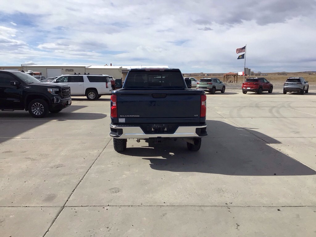 Used 2022 Chevrolet Silverado 3500 LT w/ Convenience Package AWD/4WD image 4