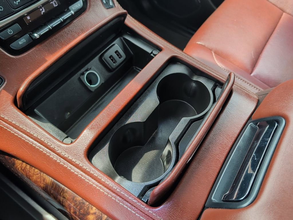 Used 2019 Chevrolet Suburban Premier AWD/4WD image 26