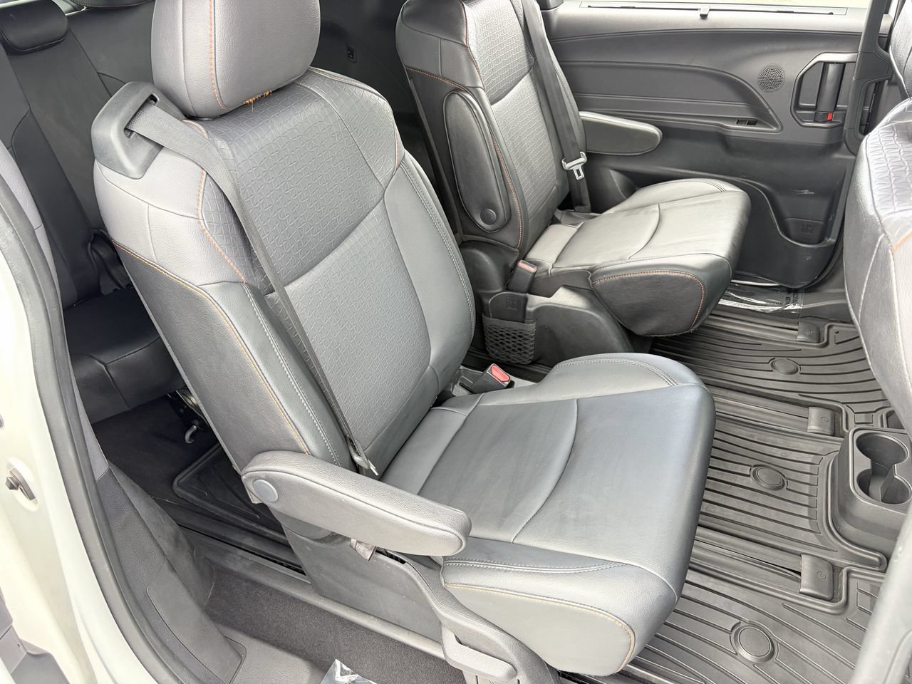 Used 2022 Toyota Sienna XSE w/ XSE Plus Package AWD/4WD image 13