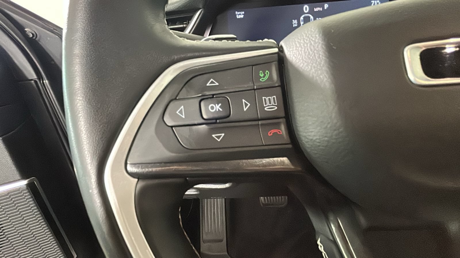 Used 2021 Jeep Grand Cherokee L Laredo w/ Luxury Tech Group I AWD/4WD image 18