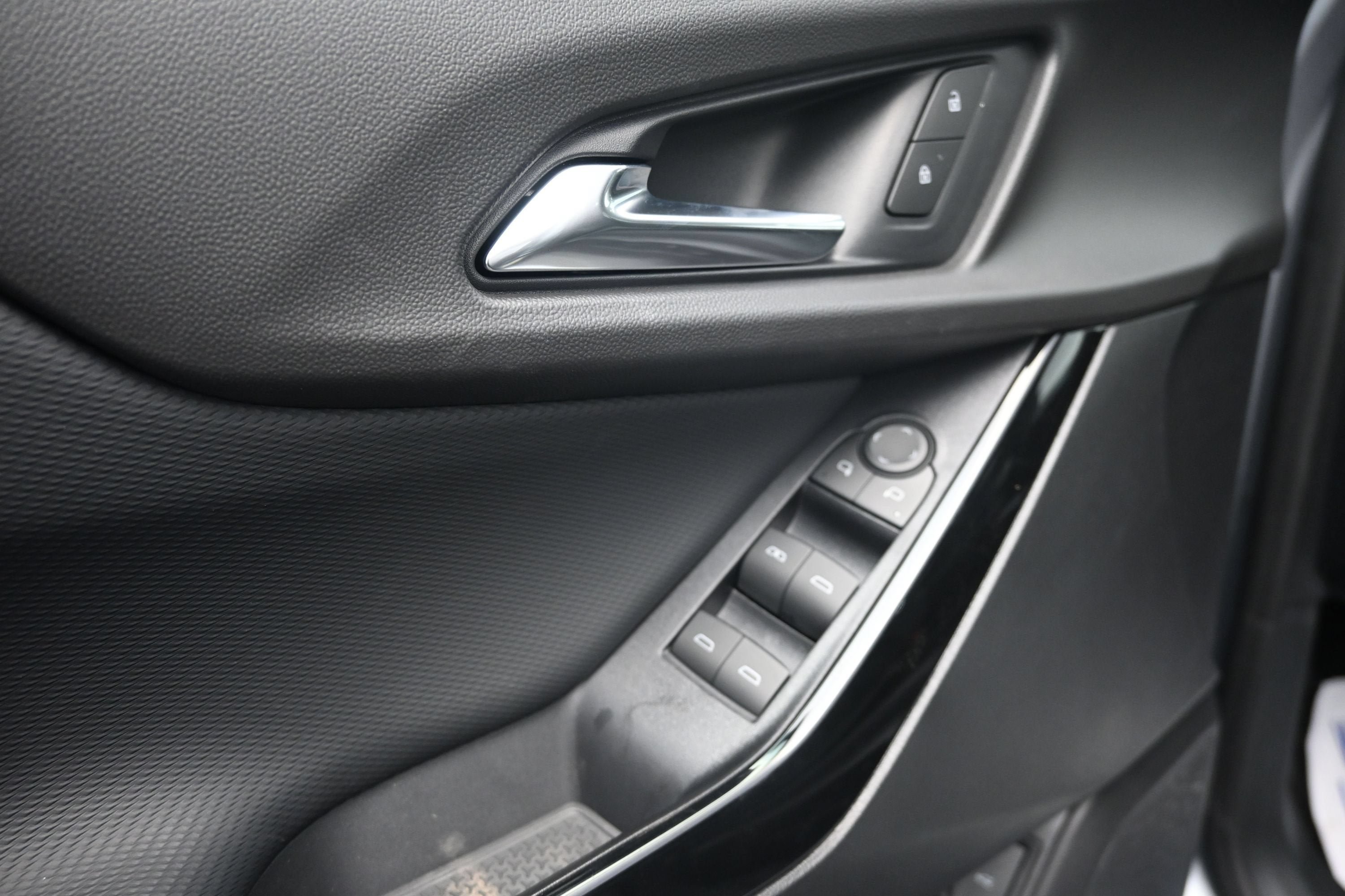 New 2027 Chevrolet Equinox LT w/ Convenience Package II FWD image 28