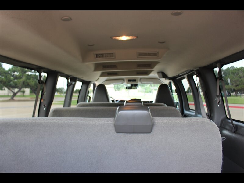 Used 2025 Chevrolet Express 3500 LT w/ LT Preferred Equipment Group RWD image 13